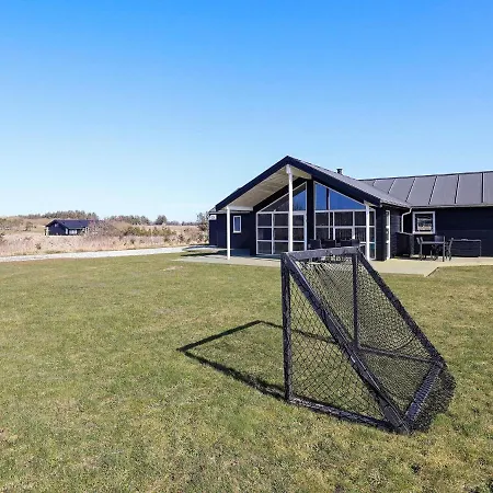 Four-bedroom In 26 *