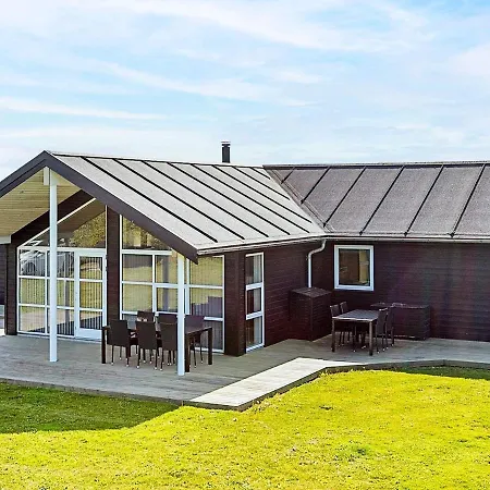 Four-bedroom In 26 * Lokken