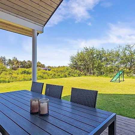 Holiday home Four-bedroom In 26 Lokken